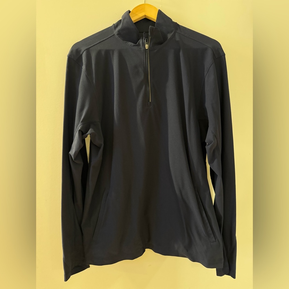 Men’s Lululemon pullover
